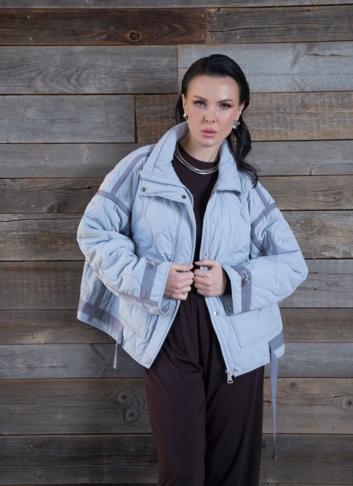 Короткая куртка с воротником стойкой Короткая куртка с воротником стойкой