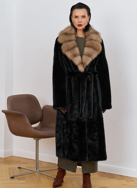 Шуба из меха норки с воротником из меха куницы Шуба из меха норки с воротником из меха куницы