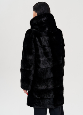 Шуба из норки с капюшоном черного цвета Шуба из норки с капюшоном черного цвета
