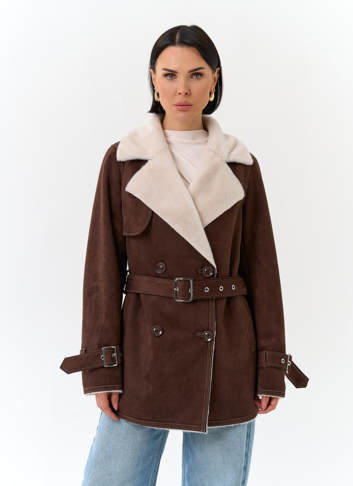 Женская дубленка из эко замши с английским воротником Женская дубленка из эко замши с английским воротником